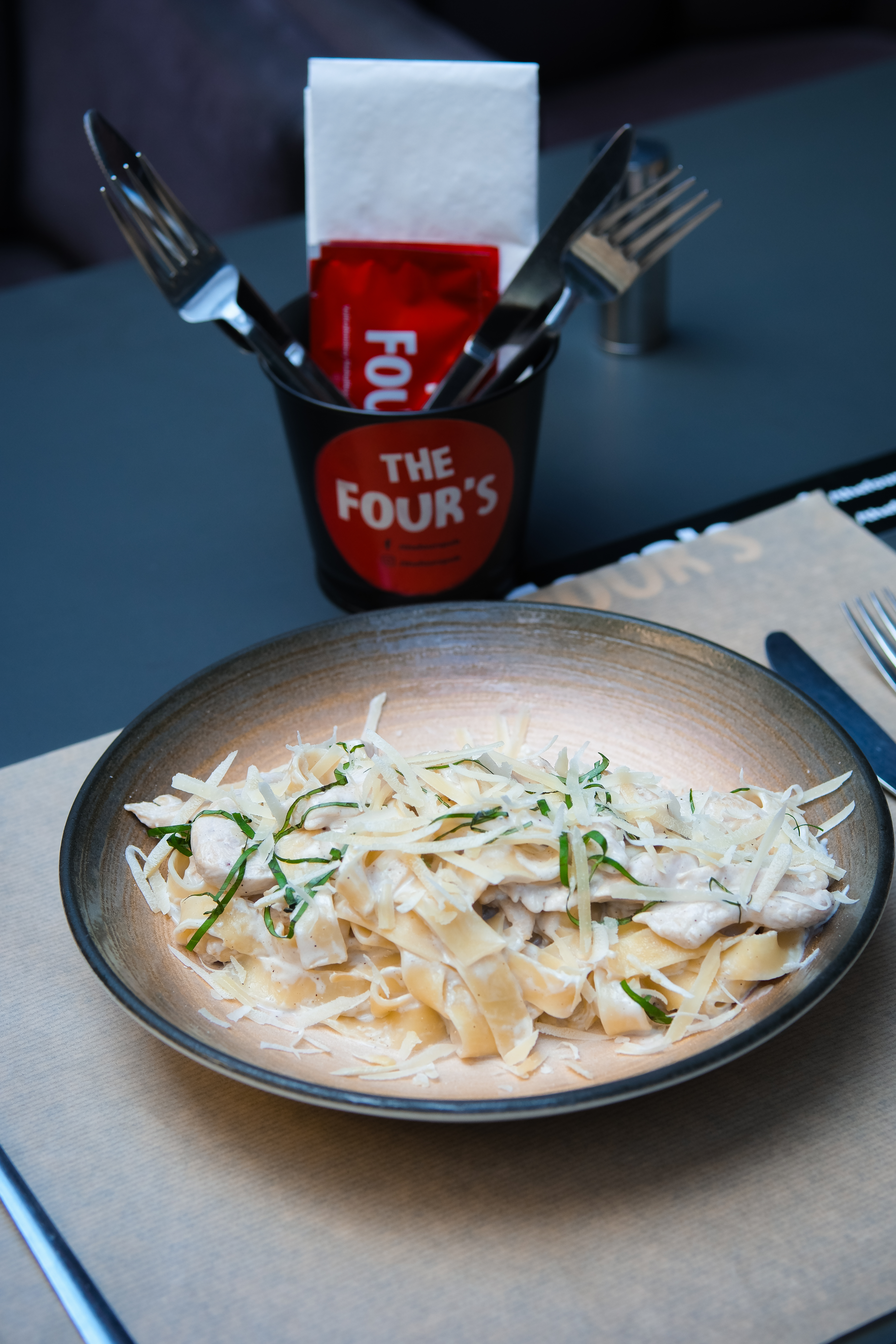 The Four's Pub Atmosfer Görseli